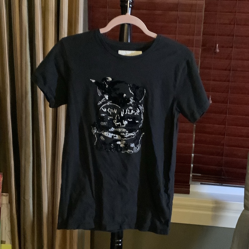 Men Black Graphic T-Shirt. Ptp:17
